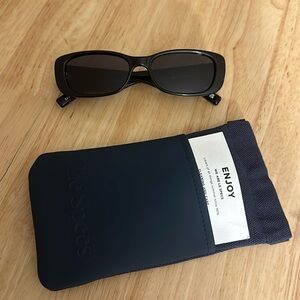 LE SPECS UNREAL NWT